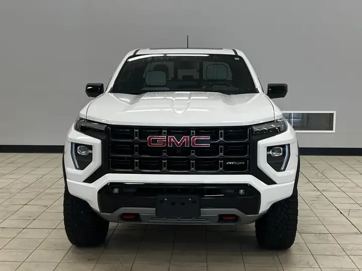 GMC Canyon 2024 photo 2