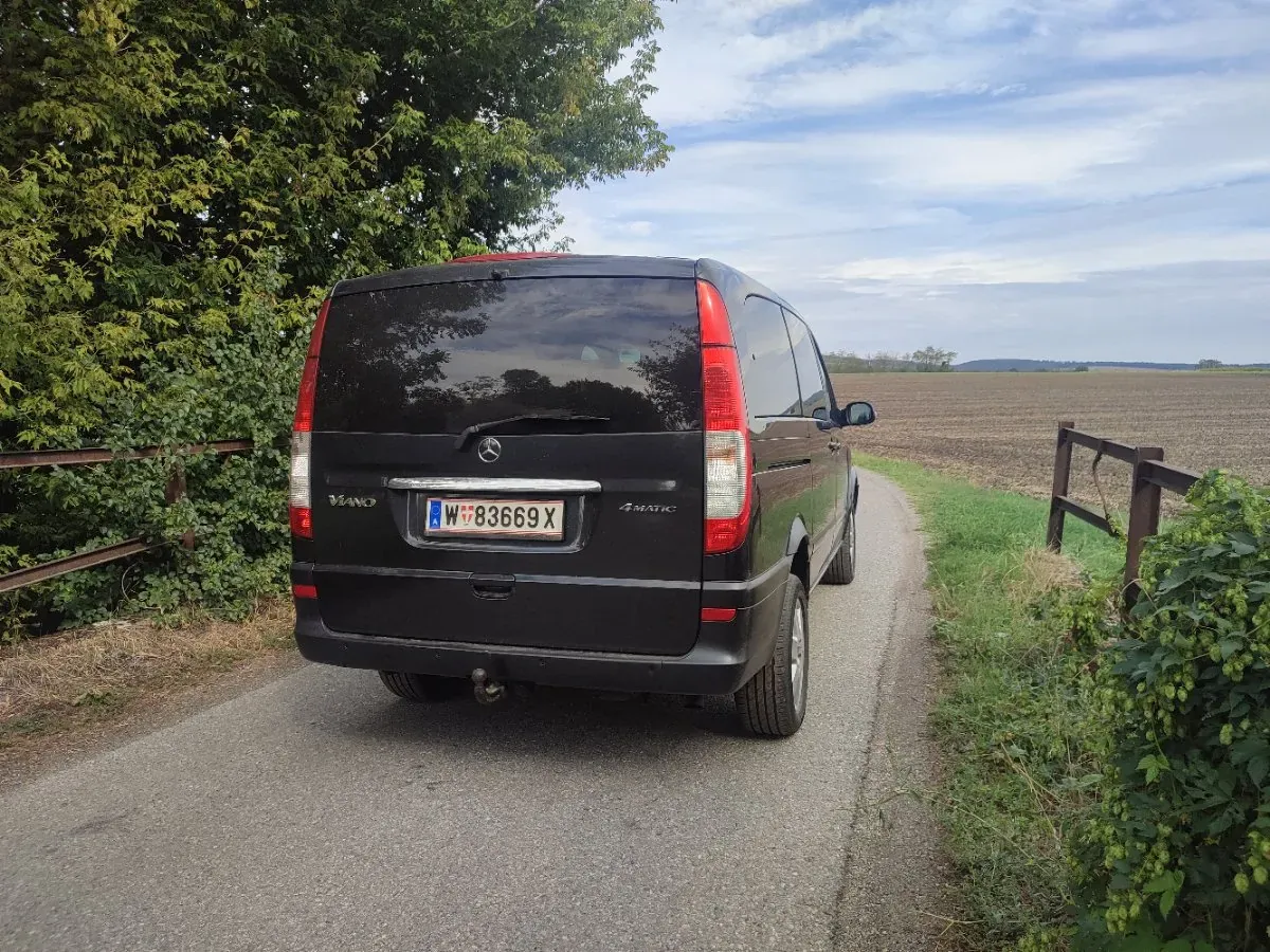 Mercedes-Benz V-Class 2007 photo 2