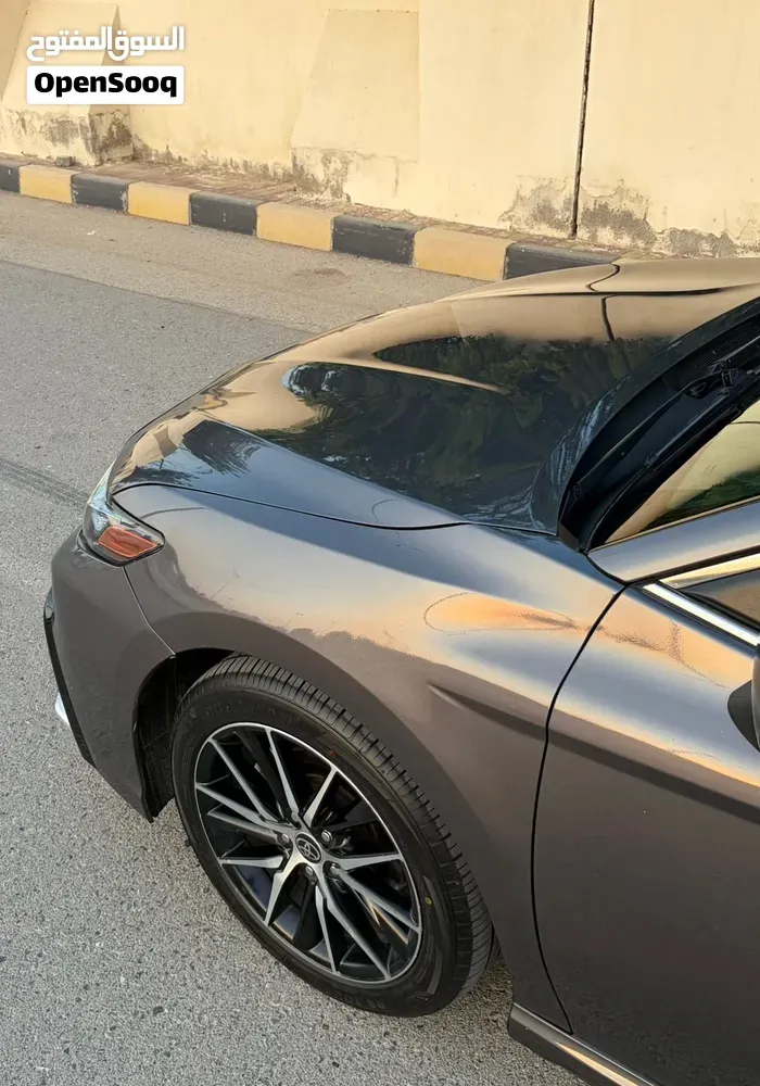 Toyota Camry 2021 photo 2