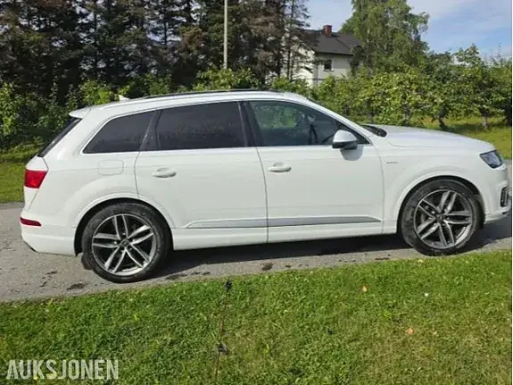 Audi Q7 2018 photo 5