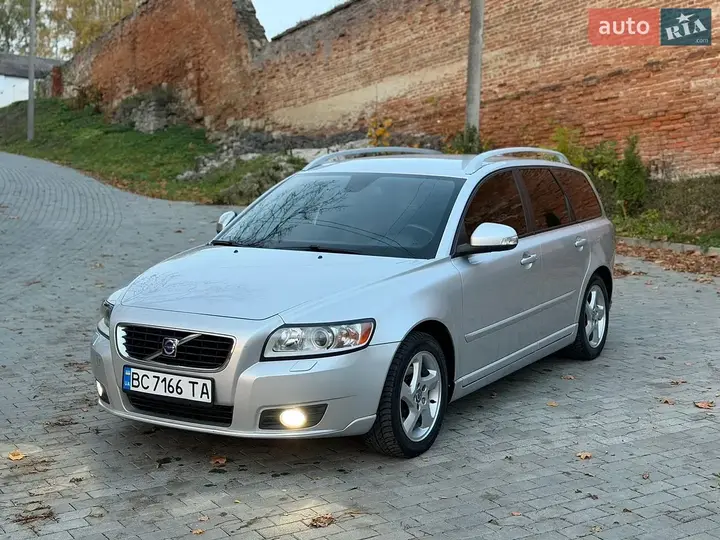 Volvo V50