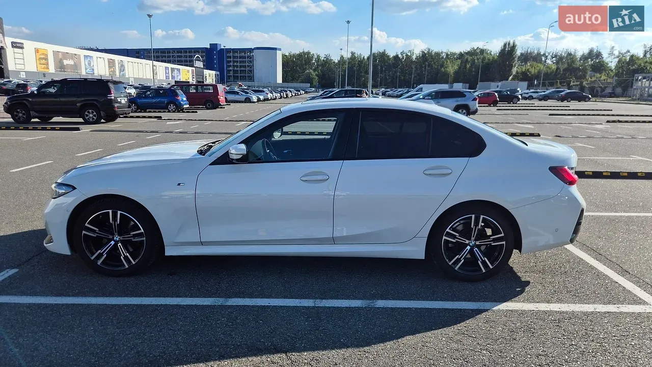 BMW 3 Series 2024 photo 4