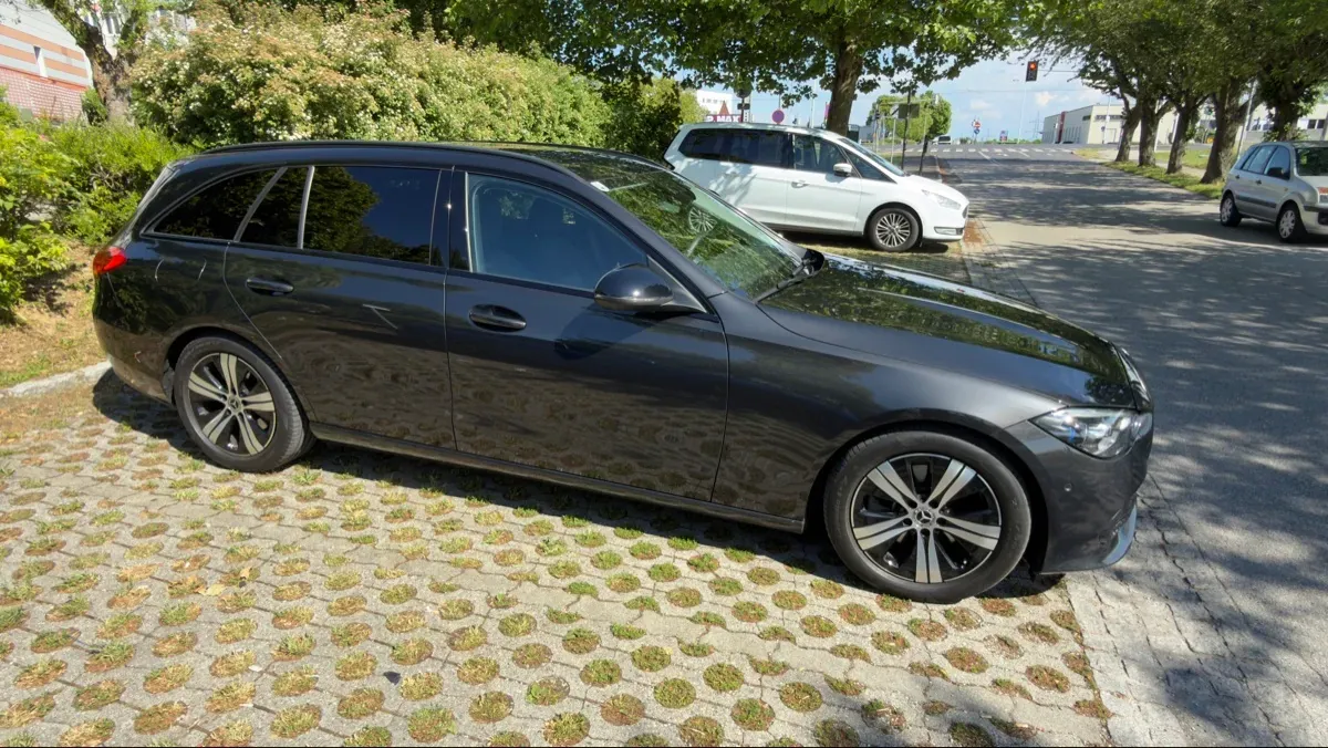 Mercedes-Benz C-Class 2022 photo 2
