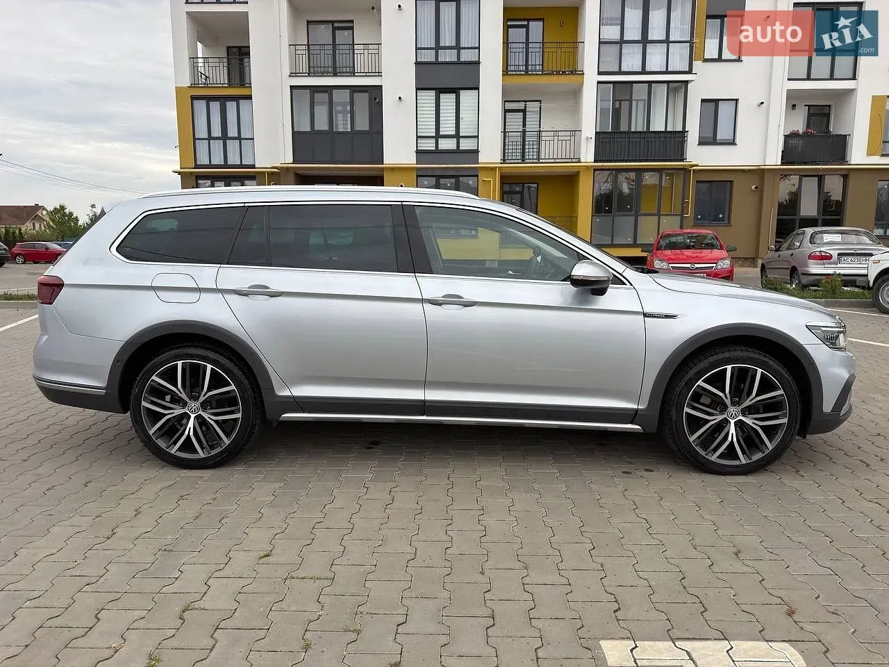 Volkswagen Passat Alltrack 2023 photo 3