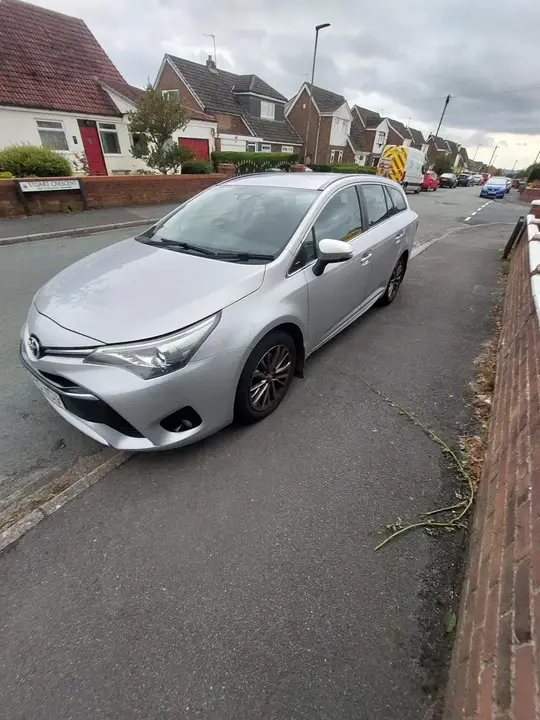 Toyota Avensis 2015 photo 3