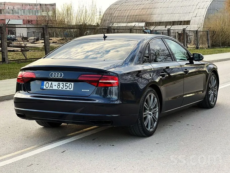 Audi A8 2014 photo 3