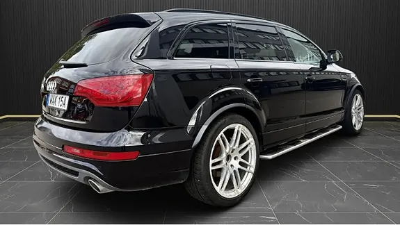 Audi Q7 2011 photo 4