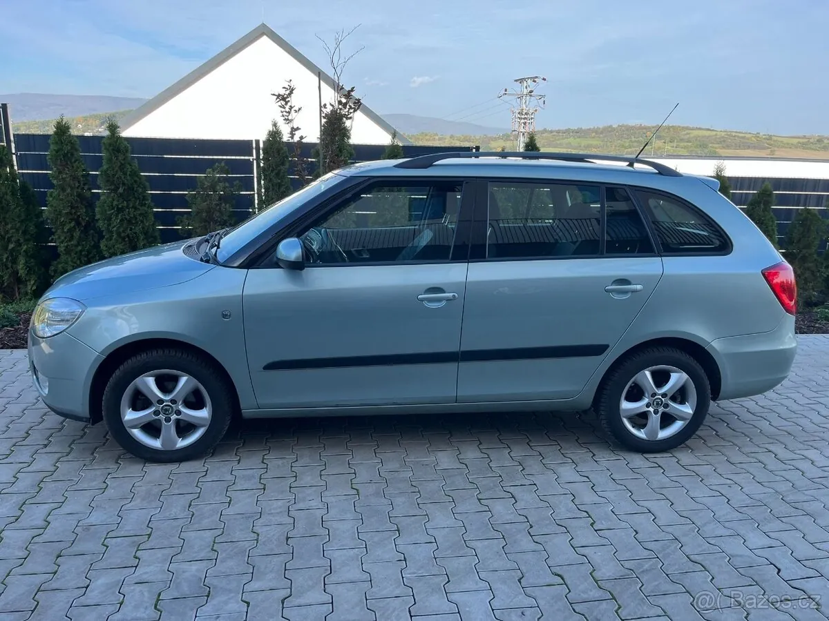 Skoda Fabia 2009 photo 5