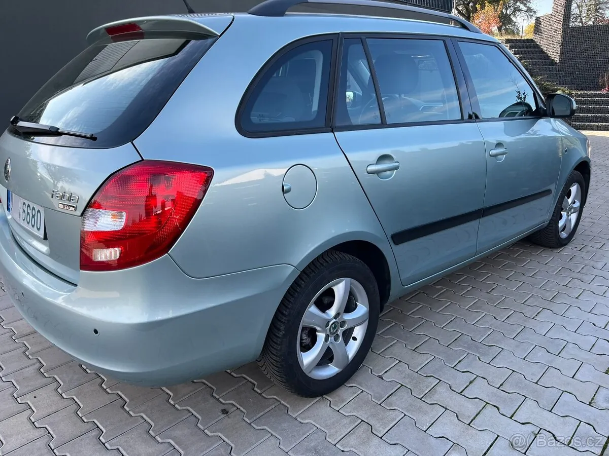 Skoda Fabia 2009 photo 4
