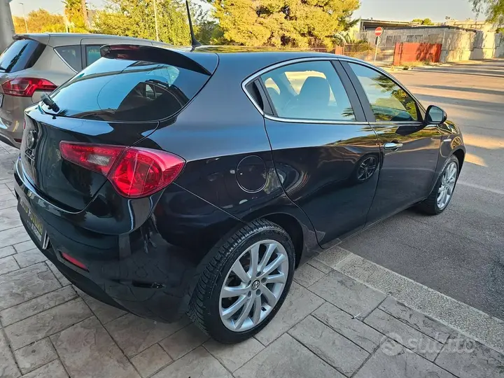 Alfa Romeo Giulietta 2015 photo 4