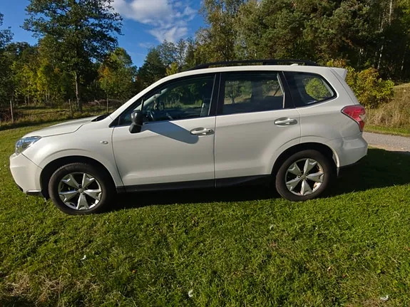 Subaru Forester 2015 photo 2