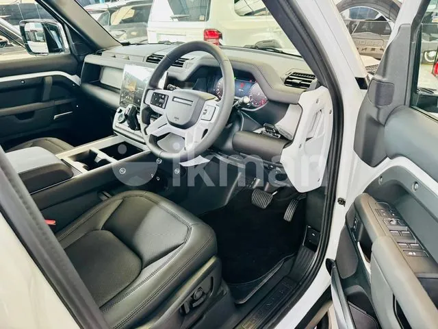 Land Rover Defender 2026 photo 4