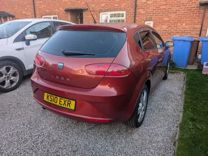 Seat Leon 2010 photo 3