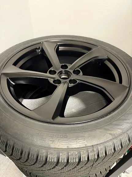 Tesla Model Y 2026 photo 2