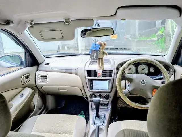 Nissan Sunny 2011 photo 4