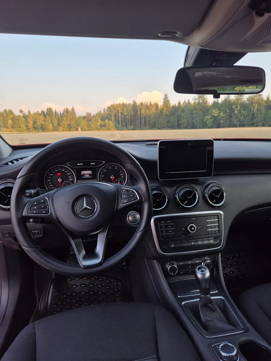 Mercedes-Benz A-Class 2017 photo 3