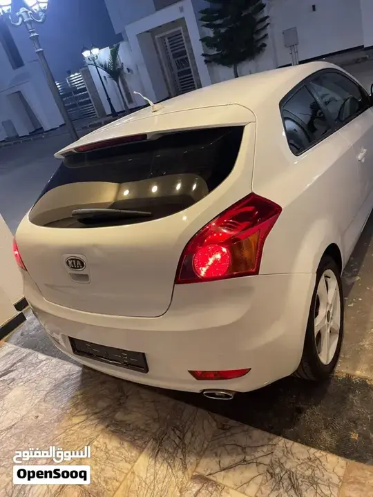 Kia Ceed 2010 photo 3