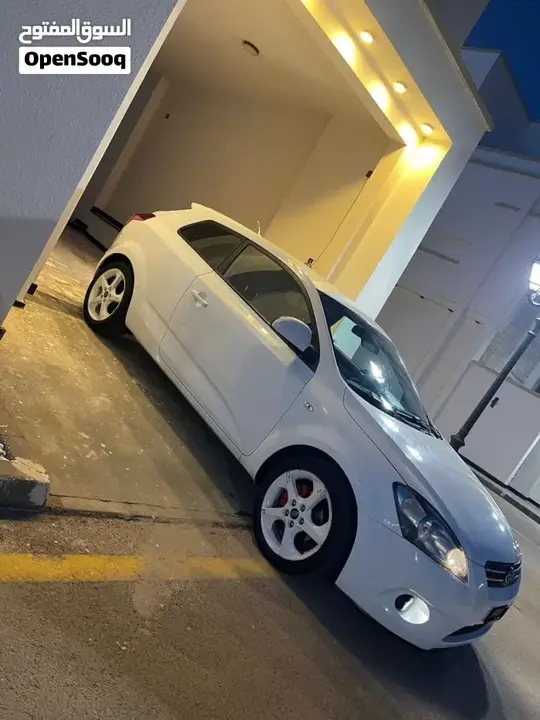 Kia Ceed 2010 photo 4