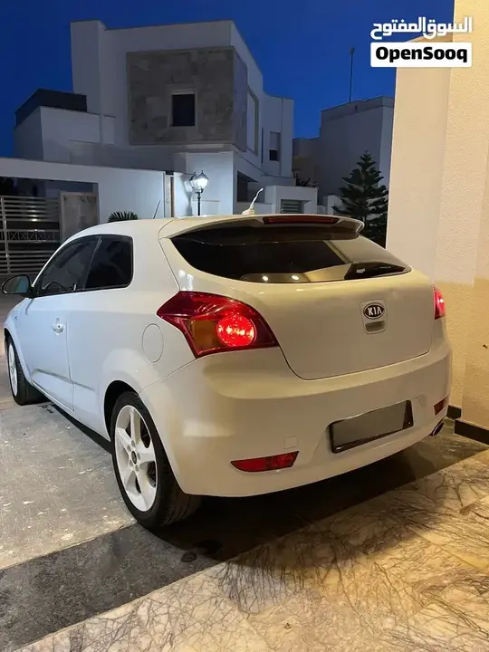 Kia Ceed 2010 photo 2