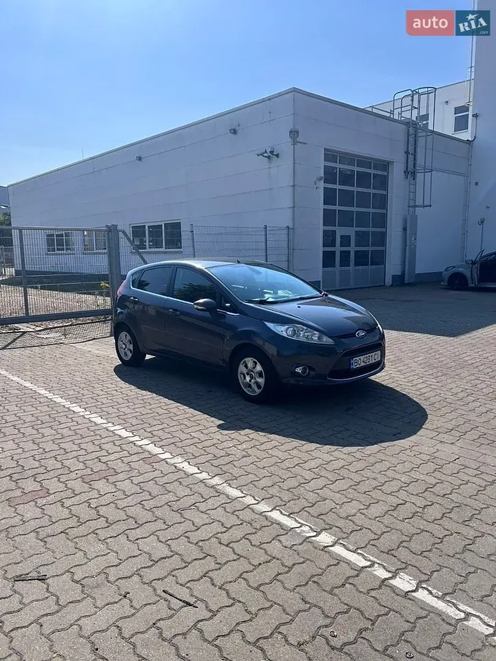 Ford Fiesta 2010 photo 4