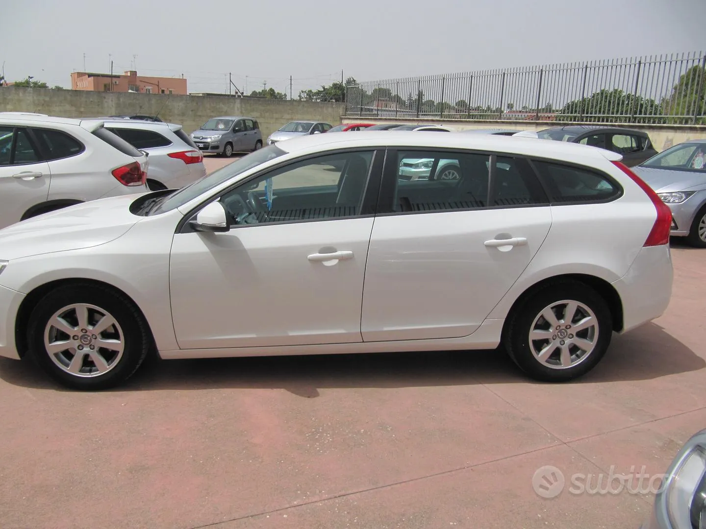 Volvo V60 2014 photo 2
