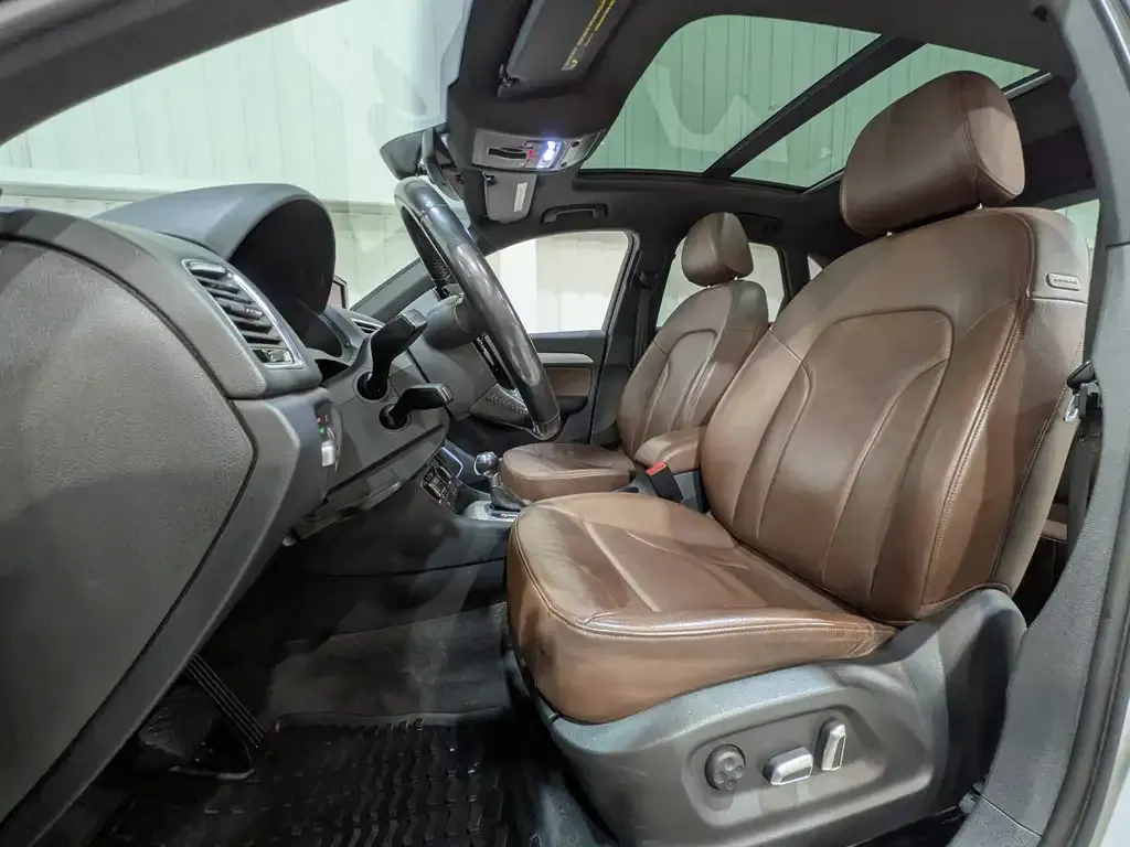 Audi Q3 2016 photo 2