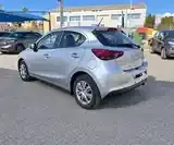 Mazda 2 2023 photo 3