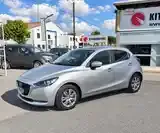 Mazda 2 2023 photo 2