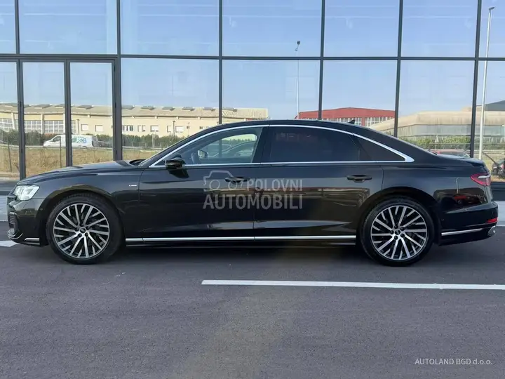 Audi A8 2022 photo 4
