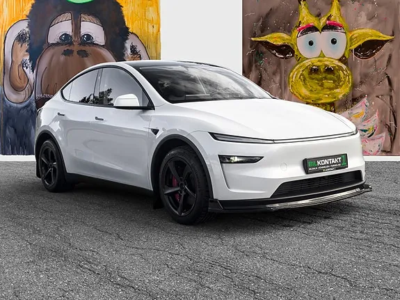 Tesla Model Y 2025 photo 4