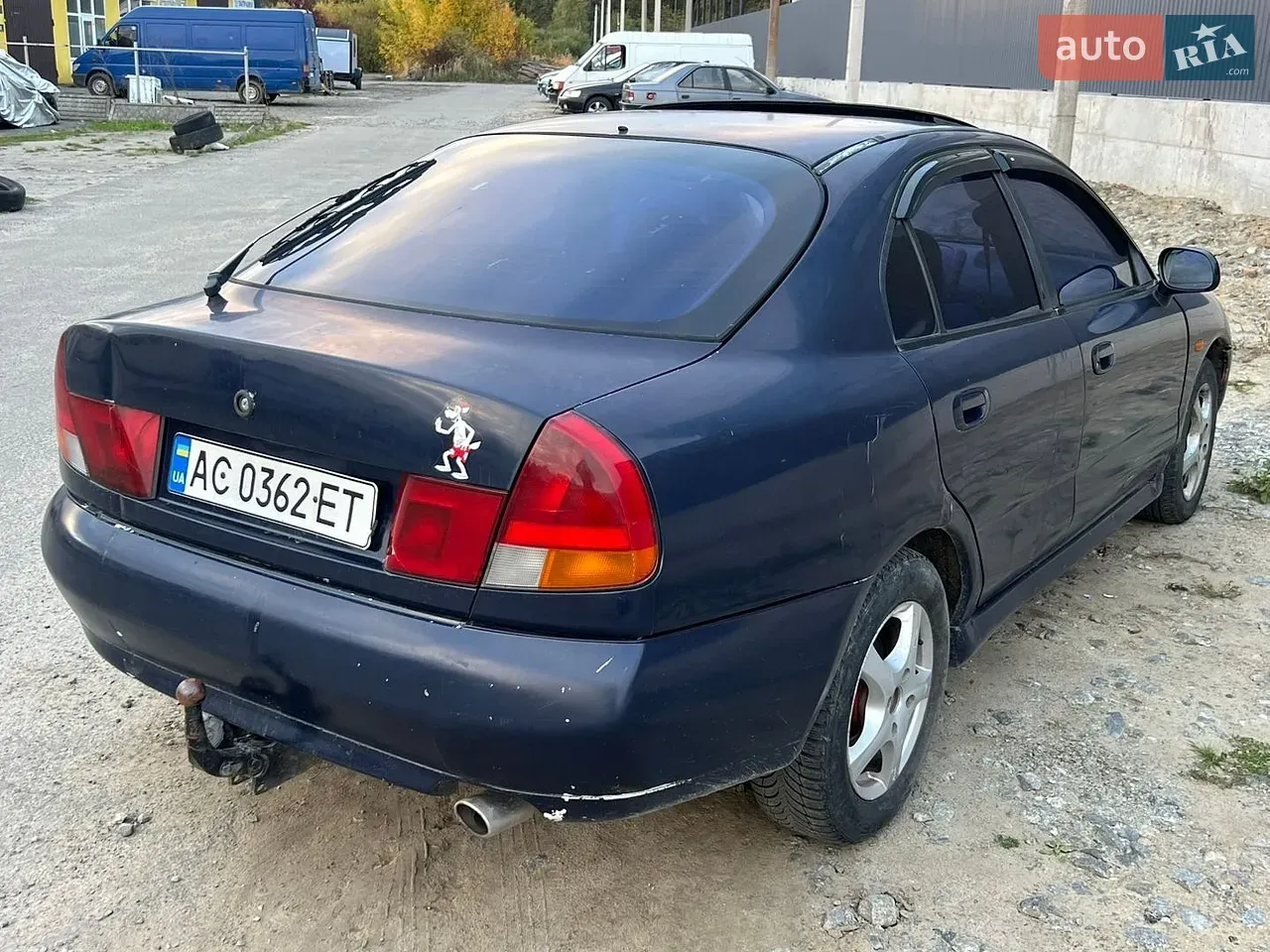 Mitsubishi Carisma 1995 photo 2