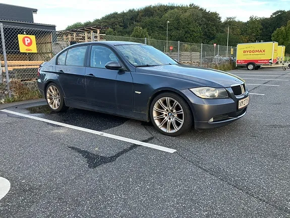 BMW 320D 2005 photo 2