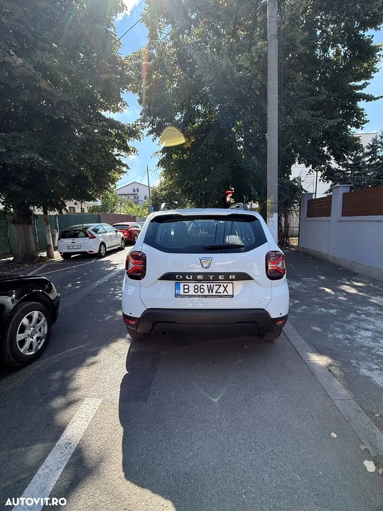 Dacia Duster 2023 photo 2