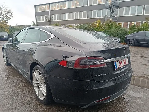 Tesla Model S 2015 photo 4