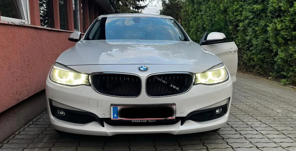 BMW 3 Series 2015 photo 2
