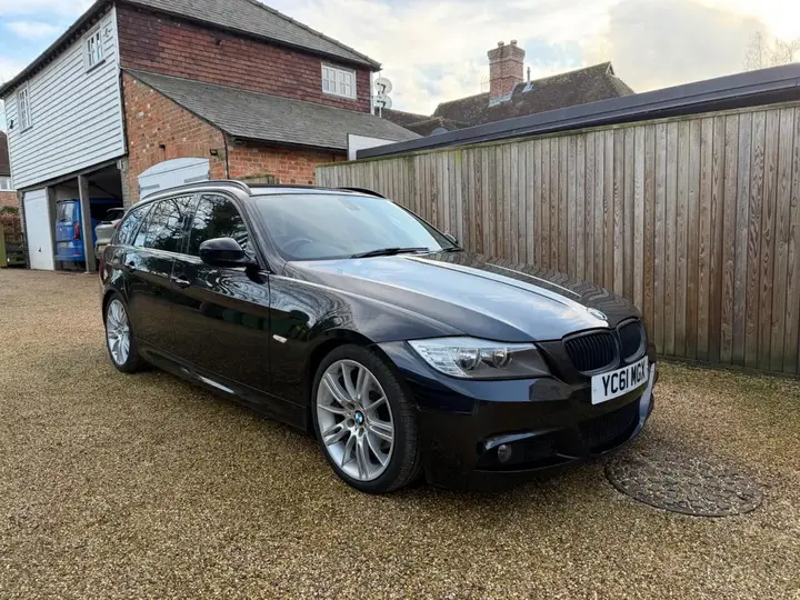 BMW 3 Series 2011 photo 3