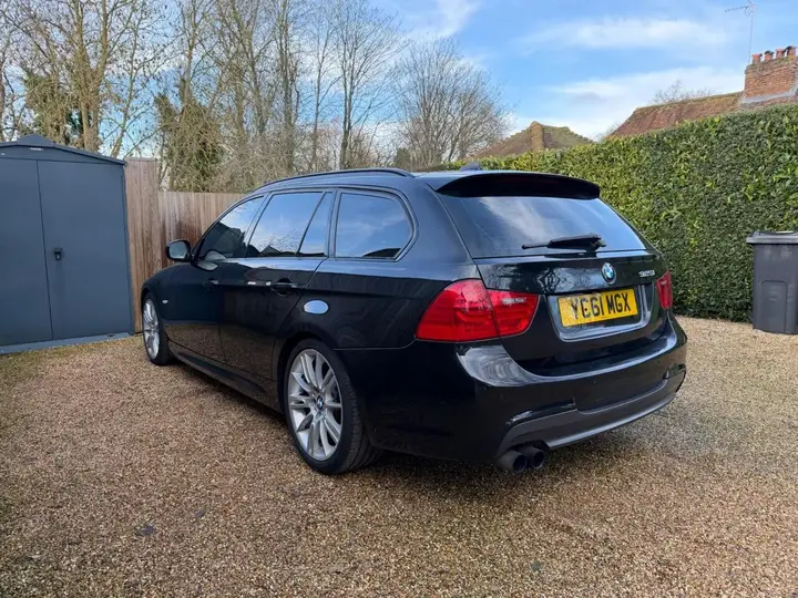 BMW 3 Series 2011 photo 4
