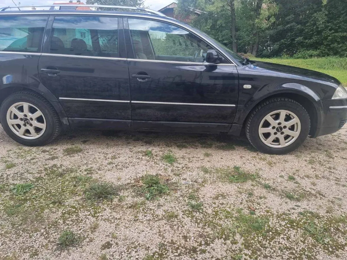Volkswagen Passat 2001 photo 2