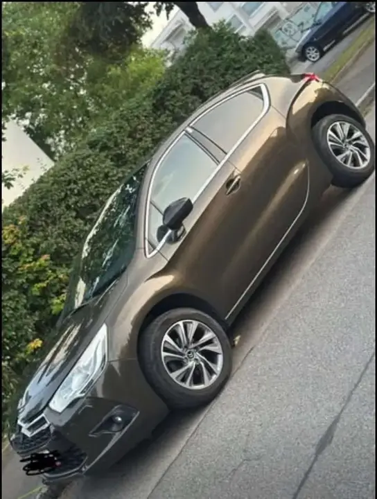 Citroen C4 2012 photo 2