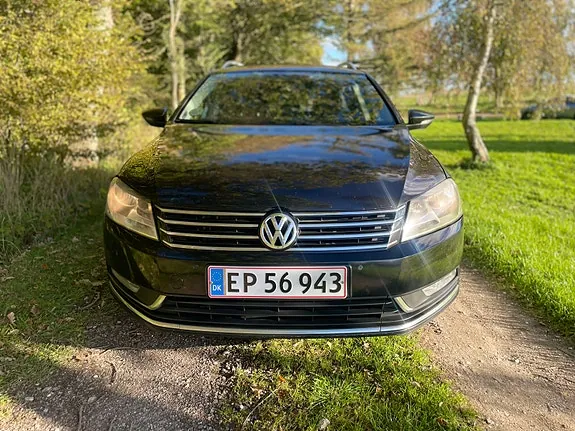 Volkswagen Passat 2011 photo 2