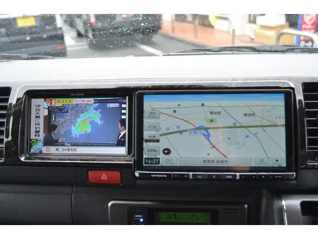 Toyota Hiace 2022 photo 2