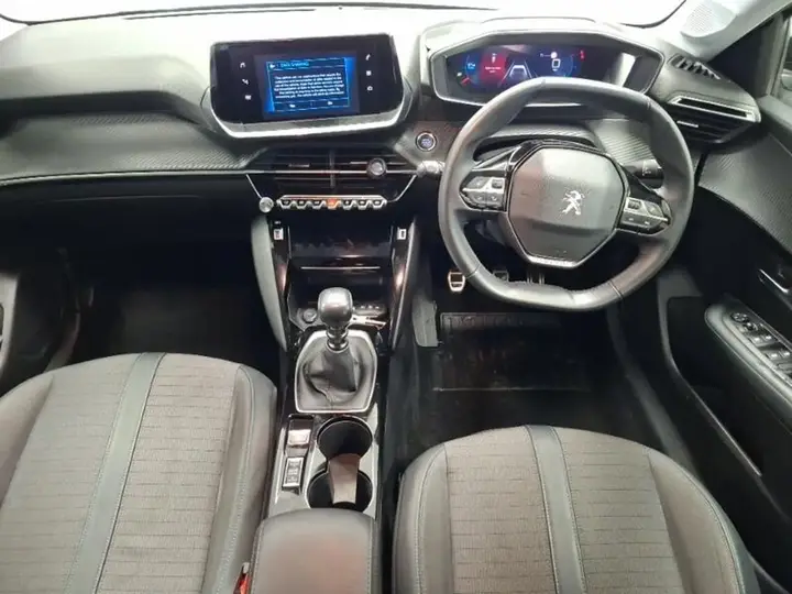 Peugeot 208 2023 photo 3