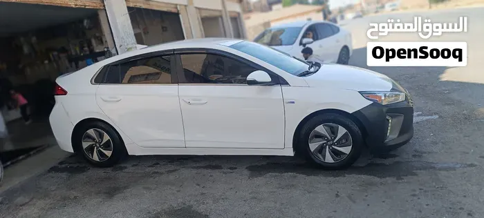 Hyundai Ioniq 2017 photo 2