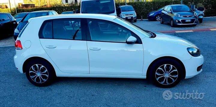 Volkswagen Golf 2012 photo 3