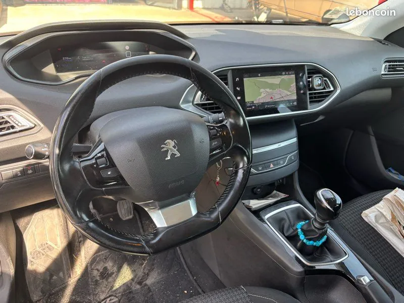Peugeot 308 2020 photo 3