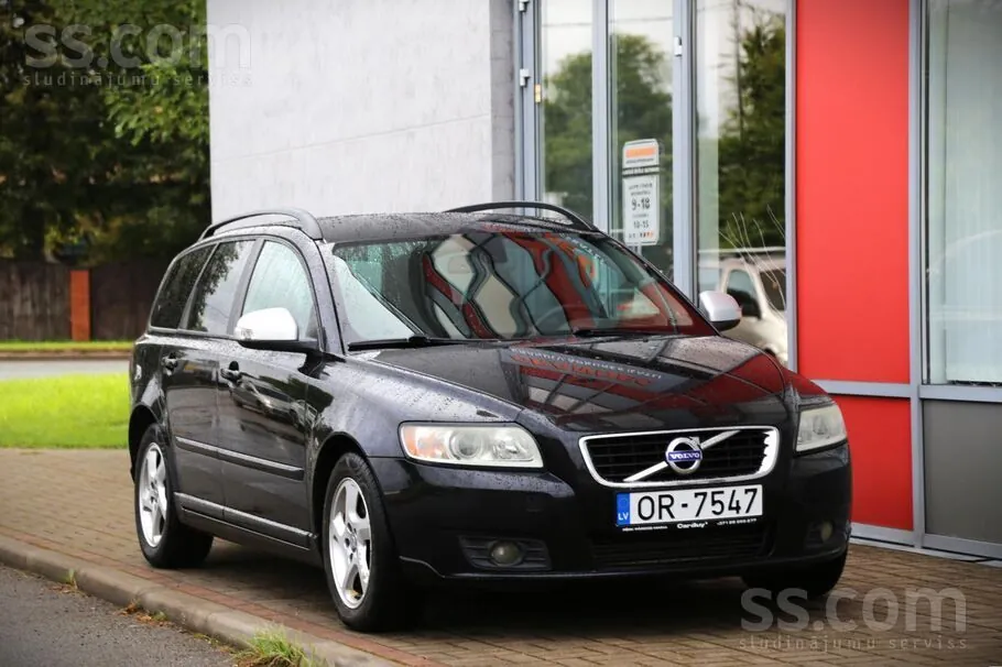 Volvo V50 2011 photo 4