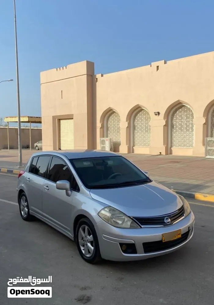 Nissan Tiida 2011 photo 5