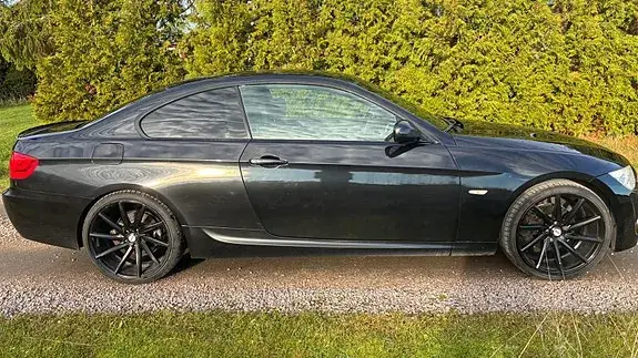 BMW 320D 2010 photo 2