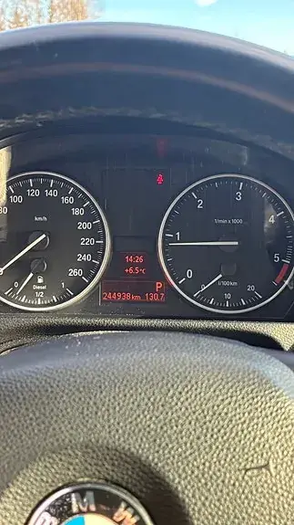 BMW 320D 2010 photo 4