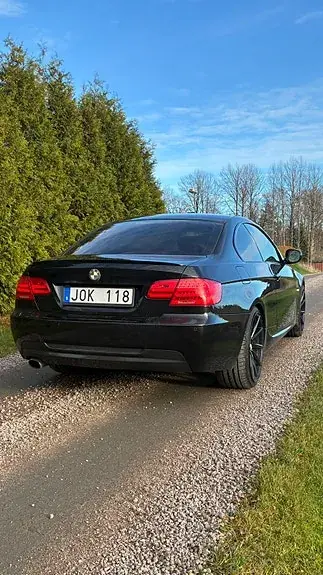BMW 320D 2010 photo 3